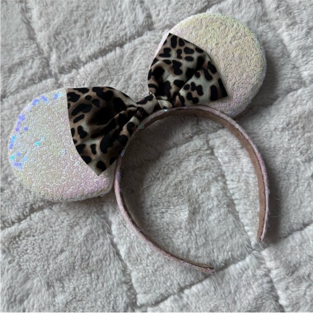 Disney | Pearl Sequin Minnie Mouse Ears with Leopard Bow | Size Adult